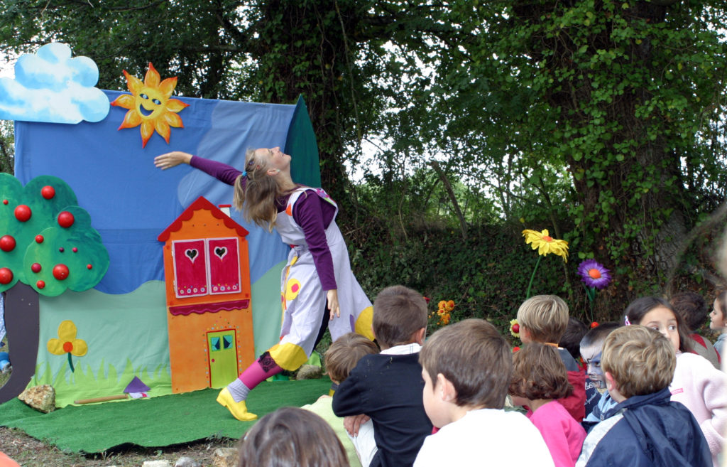 Au-Jardin-de-Lucie-Danse-avec-les-papillons