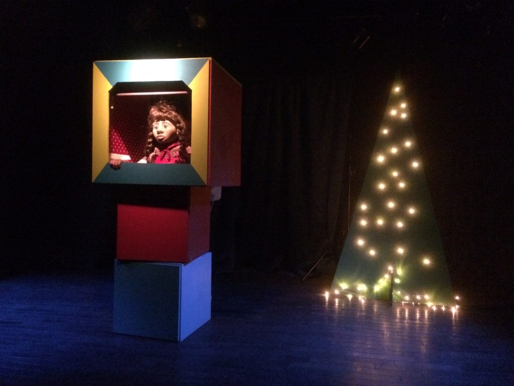 Affiche spectacle de Noël conte musical Le cadeau de dernière minute pour enfants de 1 à 5 ans