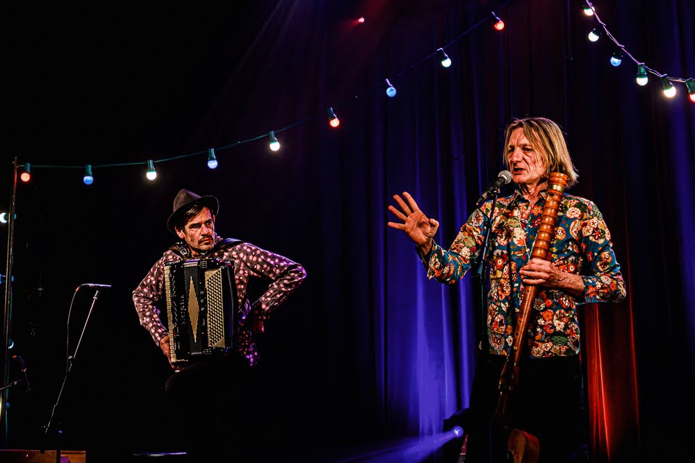 spectacle musical pour enfants avec de nombreux instruments